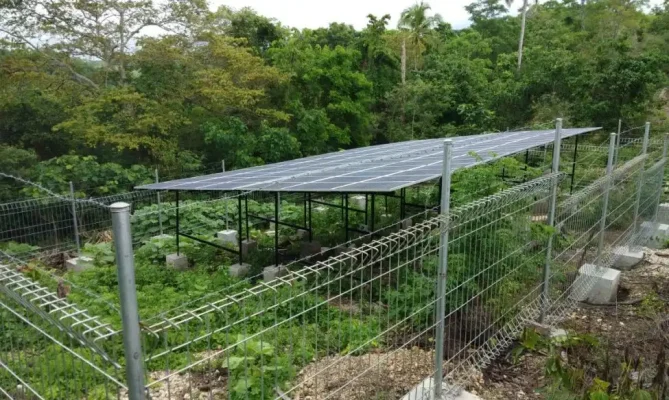 Desain pompa air tenaga surya inovatif