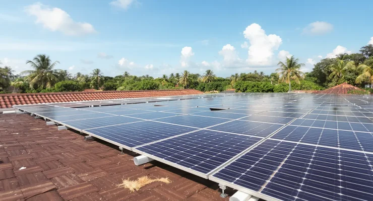 kesalahan umum cara pasang panel surya atap sendiri