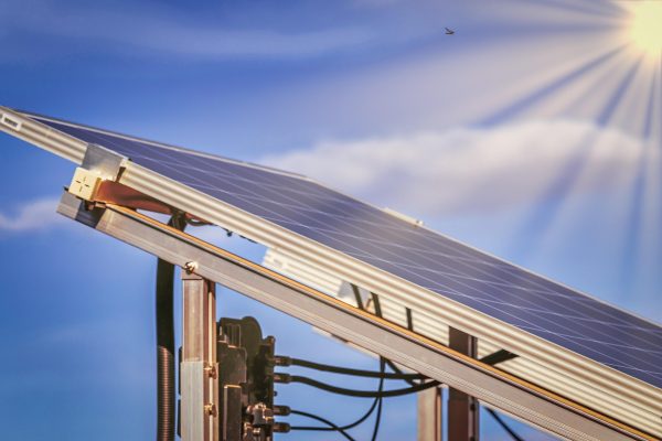 Cara Hemat Listrik Tanpa PLN dengan Energi Surya Mandiri
