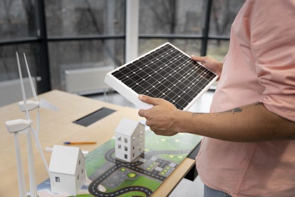 Hemat Listrik Tanpa PLN dengan Sistem Tenaga Surya Off-Grid