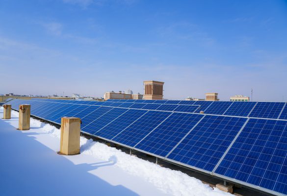 Solusi Hotel Mandiri dengan Energi Surya Tanpa PLN Efisien