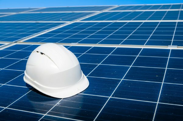 Cara Hemat Listrik Tanpa PLN, Energi Surya untuk Terminal Kargo
