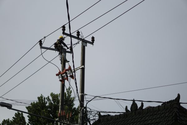 Cara Hemat Listrik Tanpa PLN Menggunakan Energi Surya