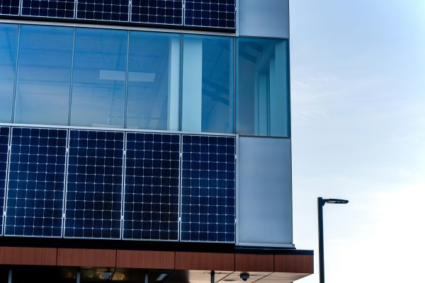 Cara Hemat Listrik Tanpa PLN Menggunakan Energi Surya untuk Perhotelan