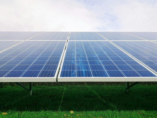 Cara Hemat Listrik Tanpa PLN Menggunakan Energi Surya Ternak