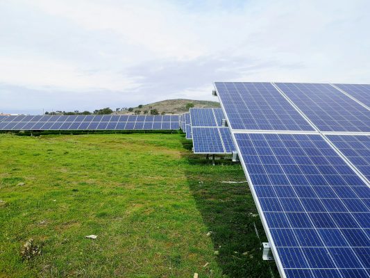 Cara Membangun Sistem Off-Grid Hemat Listrik Surya