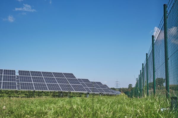 Lampu Jalan Kawasan Wisata Hemat Listrik dengan Energi Surya