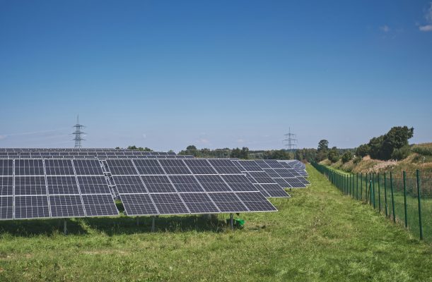 Solusi Energi Surya untuk Listrik Mandiri di Rumah Sakit Modern