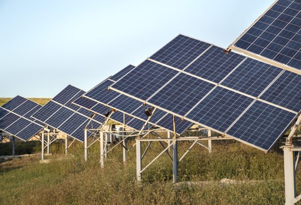 Cara Hemat Listrik dengan Tenaga Surya untuk Industri Manufaktur