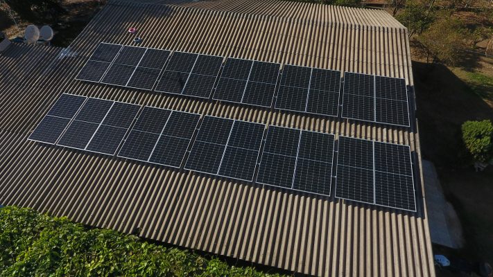 Hemat Listrik Tanpa PLN Pakai Surya Solusi Pabrik