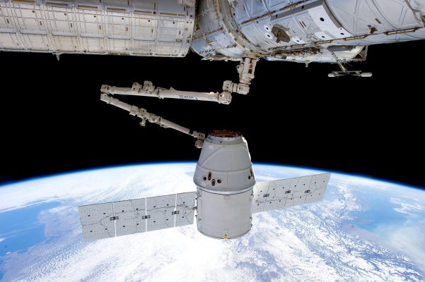 Cara Hemat Listrik Tanpa PLN Menggunakan Energi Surya Deep Space