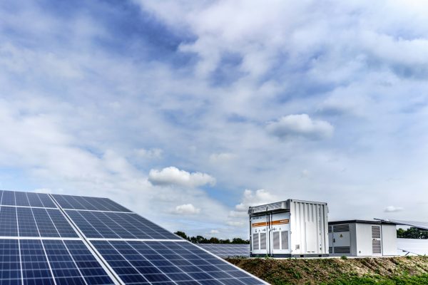 Cara Hemat Listrik Pabrik Tanpa PLN Energi Surya (