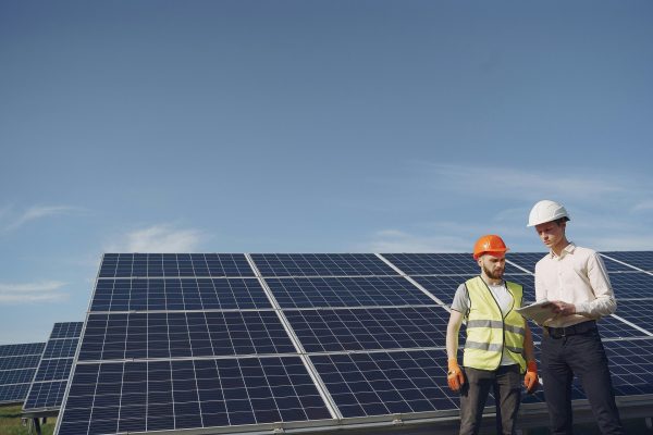 Energi Surya untuk Workshop Perawatan Alat Berat Tambang