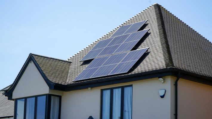Cara Hemat Listrik Tanpa PLN Menggunakan Energi Surya untuk Kantor Masa Depan