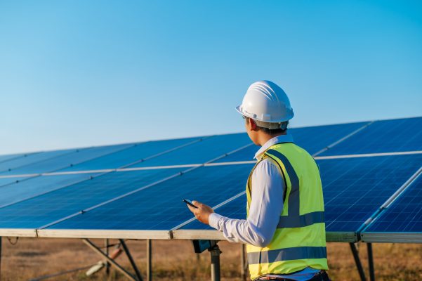 Cara Hemat Listrik Tanpa PLN dengan Panel Surya untuk Rumah
