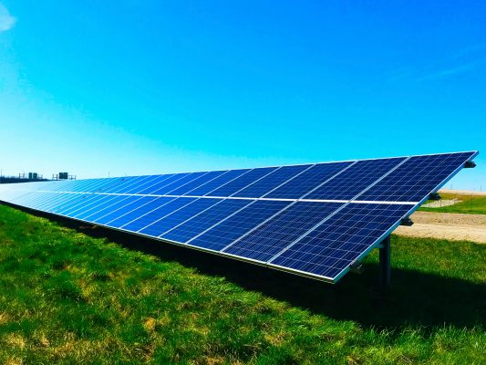 Energi Surya untuk Pertanian Dukung Irigasi Berkelanjutan