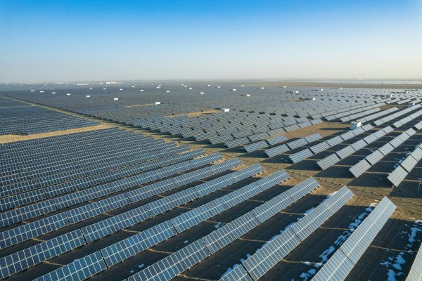 Inovasi Energi Surya untuk Pertanian dengan Panel Bifacial
