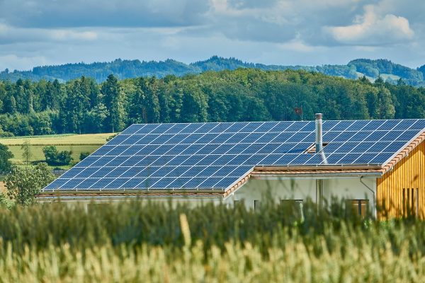 Energi Surya untuk Pertanian Masa Depan Hemat Air dan Energi