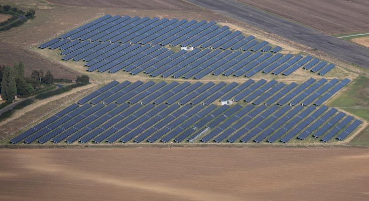 Energi Surya untuk Pertanian Teh di Lahan Perbukitan