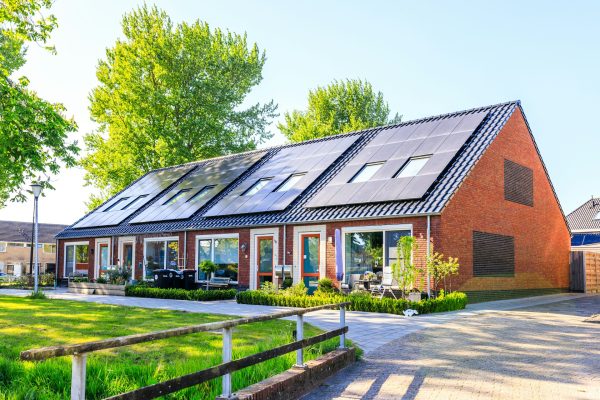 Inovasi Energi Surya untuk Pertanian Rumah Kaca