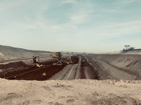 Pompa Air Celup dan Sistem Dewatering Tambang Modern